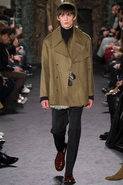 Look 38